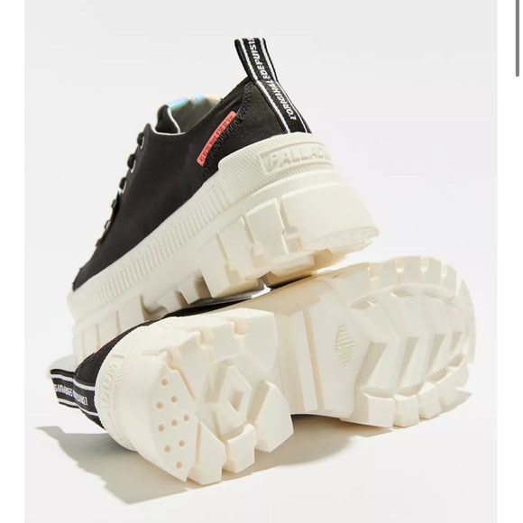 Palladium - Free People - ‘Revolt LO TX’ Boots - Slightly Imperfect - Picture 3 of 9